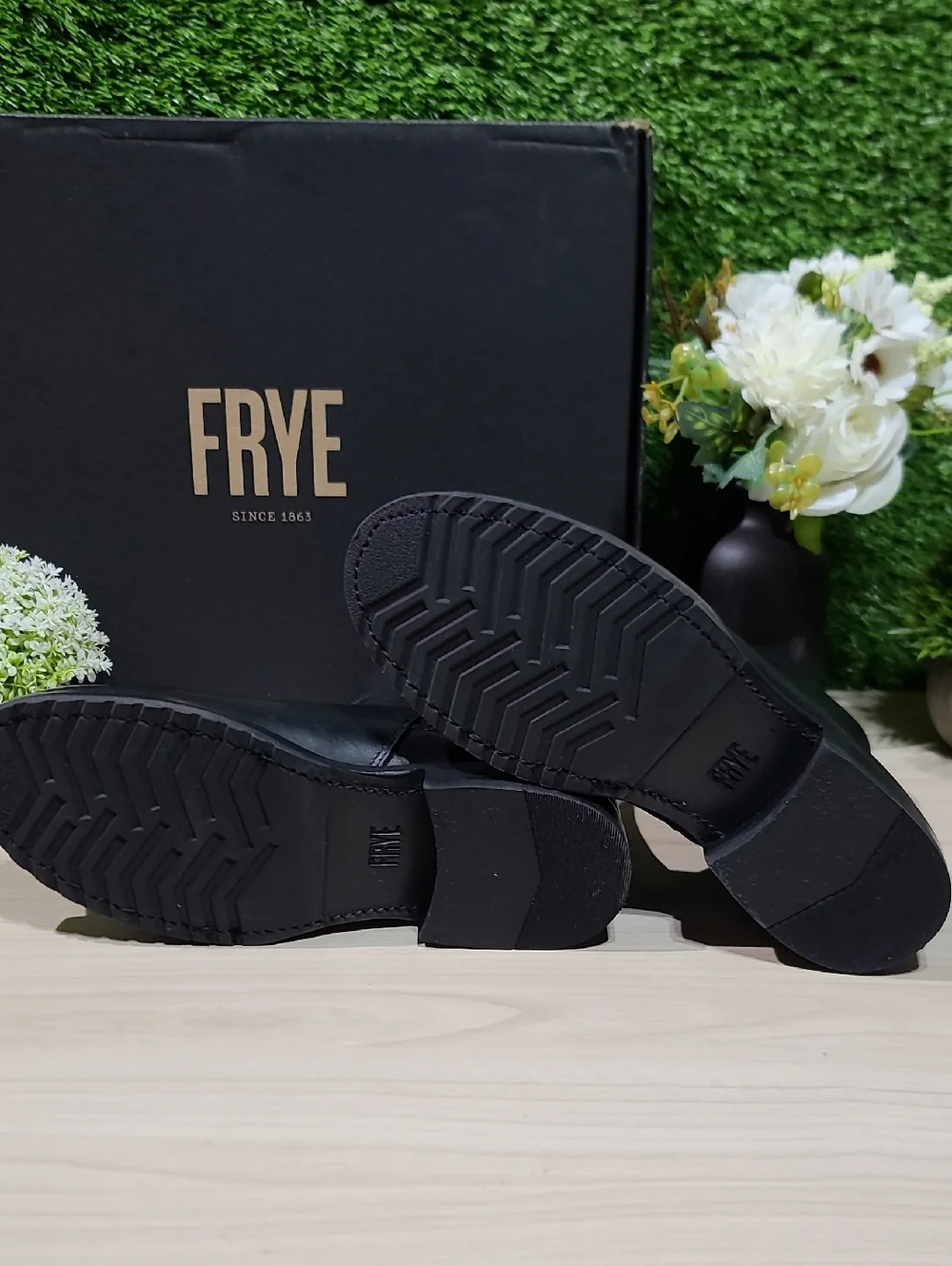 Frye Veronica Inside Zip Black Booties - US Women's 7 M NEW - Picture 5 of 11